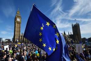 Βρετανία: Ξεπέρασαν τα 3 εκατ. οι υπογραφές κατά του Brexit