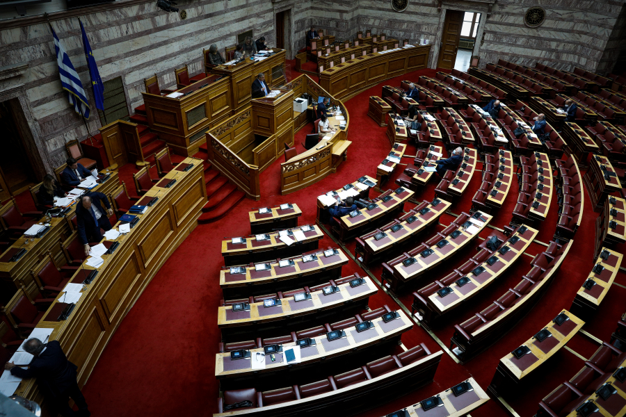 Βουλή: Κατατέθηκε το νομοσχέδιο για τα ΑΕΙ - Στόχος «ο εκσυγχρονισμός του θεσμικού πλαισίου»