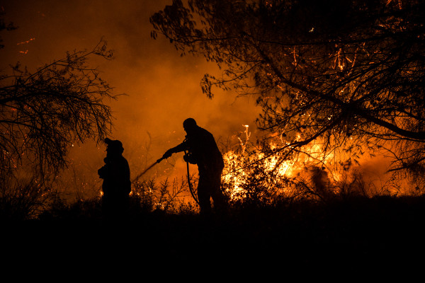 Φωτιά στην Εύβοια: Δραματική νύχτα - Τεράστιο μέτωπο 11,5 χιλιομέτρων - Ολομέτωπη μάχη με μπουλντόζες για ζωές και περιουσίες - Αναμένεται βοήθεια από Κροατία και Ιταλία (pic-vid)