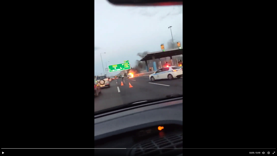 Διακοπή κυκλοφορίας - Ένα ακόμα αυτοκίνητο πήρε φωτιά στην Αττική Οδό
