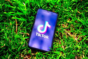 Προ των πυλών το e-shop του TikTok: Τι προβλέπει η σχετική συμφωνία