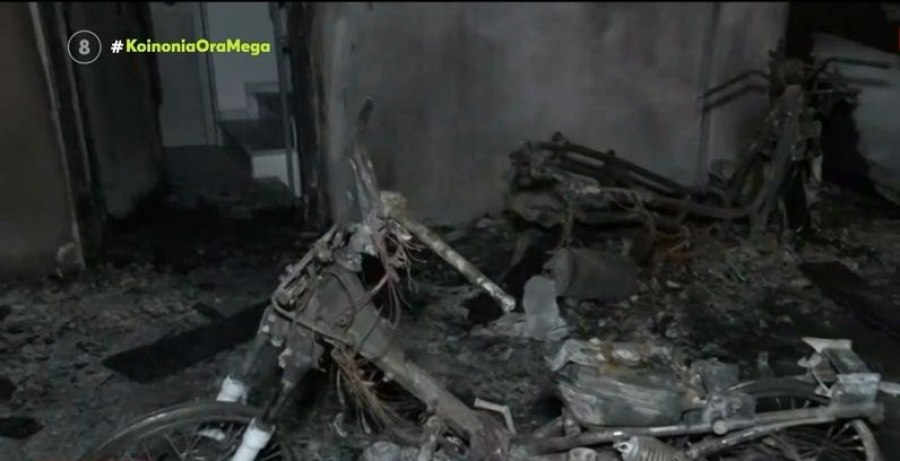 Σεπόλια: Φωτιά σε πυλωτή πολυκατοικίας, στις φλόγες ΙΧ και μηχανάκια - Στο νοσοκομείο 4 άτομα, μεταξύ αυτών και μικρά παιδιά