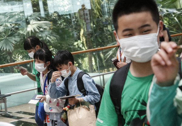 Κίνα: Σε κάψουλες μεταφέρουν τους ασθενείς του κοροναϊού (vid)