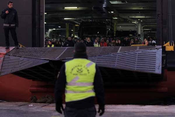 Μώραλης: Δεν μπορεί να συνεχιστεί αυτή η κατάσταση στο λιμάνι του Πειραιά