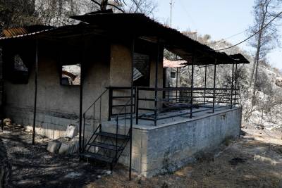 Φωτιά στον Σχίνο: «Εικόνα ύφεσης παρουσιάζει το μέτωπο στα Γεράνεια Όρη», σύμφωνα με την πυροσβεστική