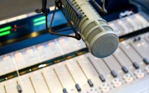 Ξεκινάει ο διάλογος για την αλλαγή αδειοδότησης ραδιοφωνικών σταθμών