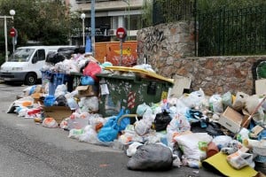 Βουνά τα σκουπίδια στην Αθήνα - Φόβοι για επ΄ αόριστον λουκέτο στο ΧΥΤΑ Φυλής