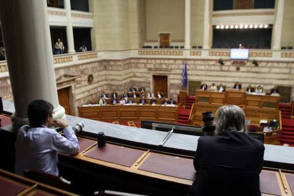 Βουλή: Χαράματα η ψηφοφορία ολονυκτία η συνεδρίαση της Ολομέλειας