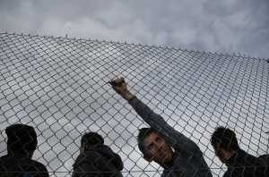 Τα Σκόπια έκλεισαν τα σύνορα για τους πρόσφυγες στην Ειδομένη