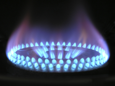 Οριζόντια επιδότηση στο φυσικό αέριο για 700.000 καταναλωτές: Τι ποσό ανακοινώθηκε