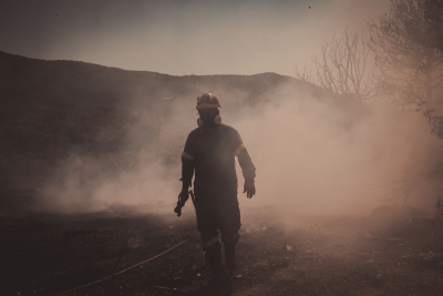 Μάχη με τις φλόγες στο Ρέθυμνο: 112 για εκκένωση του οικισμού Μέλαμπες