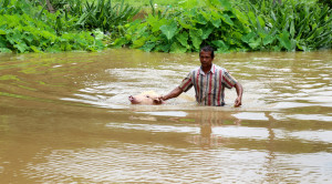 Στους 357 οι νεκροί της πλημμύρας του αιώνα στην Ινδία