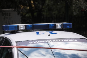 Παραδόθηκε στις Αρχές ο 22χρονος στην Κρήτη που μαχαίρωσε και έκλεψε το αυτοκίνητο 37χρονου