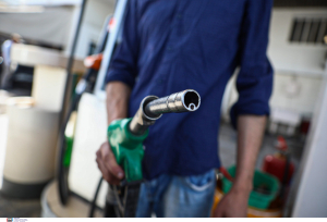 Fuel pass 2: Η «σιωπηλή» επιδότηση που τρέχει, πότε πληρώνεται το επίδομα βενζίνης