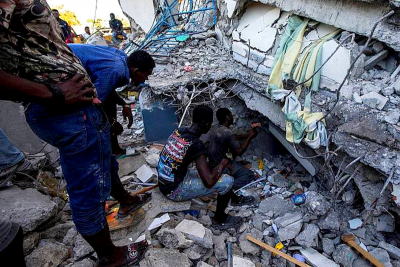 Φονικός σεισμός στην Αϊτή: Τους 1.297 έφθασαν οι νεκροί, πάνω από 5.700 τραυματίες (βίντεο, εικόνες)
