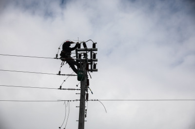 ΔΕΔΔΗΕ: Μέχρι το βράδυ αναμένεται σχεδόν πλήρης αποκατάσταση της ηλεκτροδότησης στην Αττική