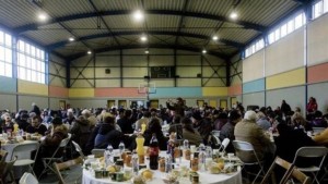 Θεσσαλονίκη: Πασχαλινό γεύμα για 700 οικονομικά αδύναμους πολίτες