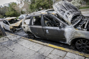 Αποζημιώσεις: Τι ισχύει για τα αυτοκίνητα που έχουν δεχθεί εμπρηστική επίθεση