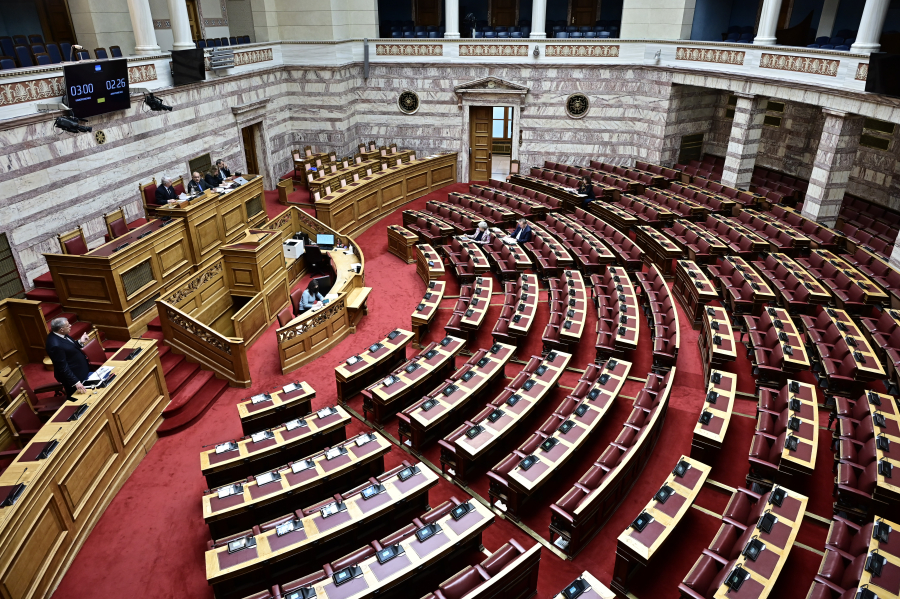 Βουλή: Η προϋπόθεση ώστε η επιστολική ψήφος να είναι σύμφωνη με το Σύνταγμα