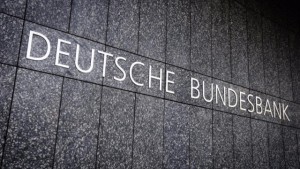 Bundesbank: Δεν είναι «απαραίτητο» να ληφθούν σύντομα επιπλέον μέτρα ελάφρυνσης του χρέους της Ελλάδας