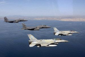 Νέες πτήσεις τουρκικών F-16 πάνω από τις Οινούσσες