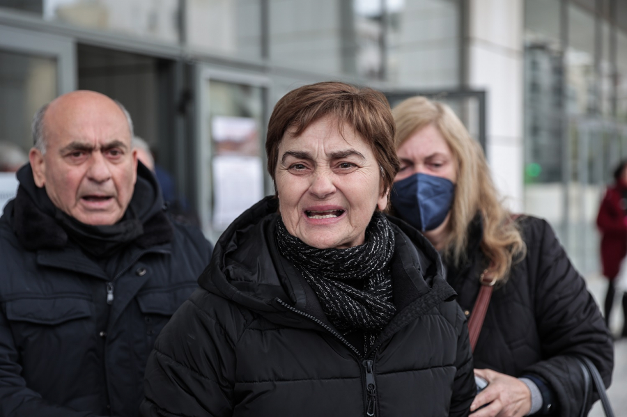 Ακόμα μία διακοπή στη δίκη για την δολοφονία της Ελένης Τοπαλούδη, ξεσπά η μητέρα της