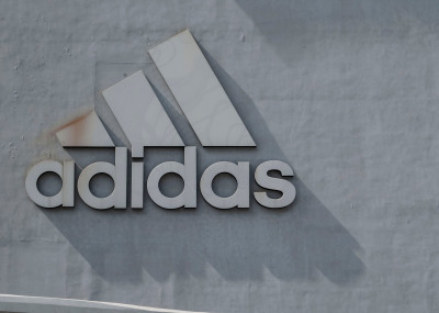 Η Adidas ετοιμάζεται να «βγάλει στο σφυρί» την Reebok