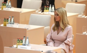 Ο Τραμπ υπερασπίστηκε την κόρη του Ιβάνκα που πήρε την θέση του στις εργασίες της G20
