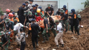 «Θέρισε» ο φονικός σεισμός στην Ινδονησία, στους 268 οι νεκροί