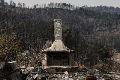 Στάχτη 1,1 εκατομμύρια στρέμματα δάσους από από τις φωτιές - Ξεσπιτώθηκαν 200.000 άνθρωποι και επαγγελματίες