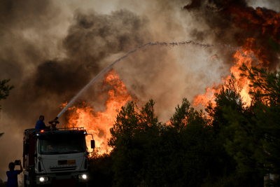 Φωτιά στα Γρεβενά: Νέα αναζωπύρωση του μετώπου στην περιοχή της Δεσκάτης