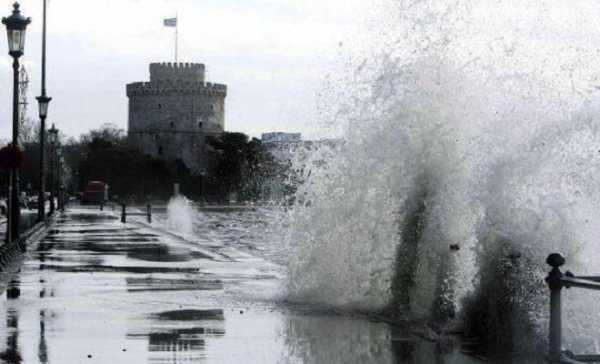 Ζημιές και προβλήματα από τις βροχές στη Θεσσαλονίκη