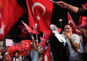 Με αμείωτη ένταση συνεχίζονται οι διώξεις στην Τουρκία
