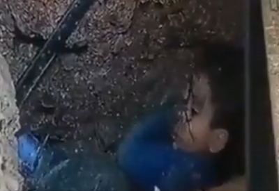 Μαρόκο: Βίντεο ντοκουμέντο με 5χρονο που έπεσε σε πηγάδι, παλεύουν τέσσερις μέρες για να το βγάλουν