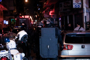 Ομηρία στην Αθήνα: Στον εισαγγελέα οδηγείται ο δράστης