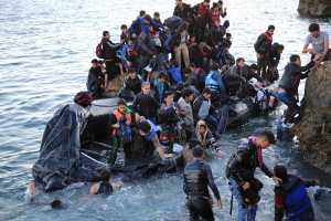 Παρά την κακοκαιρία αμείωτα παραμένουν τα «κύματα» μεταναστών