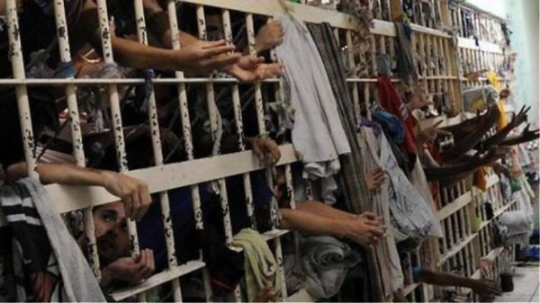 Μακελείο στις φυλακές της Βραζιλίας - Τουλάχιστον 15 νεκροί σε επεισόδια μεταξύ κρατουμένων