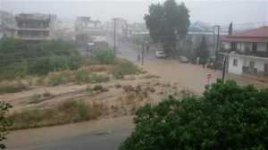 Πλημμύρες στην Μεγαλόπολη λόγω της κακοκαιρίας, προβλήματα στον αυτοκινητόδρομο