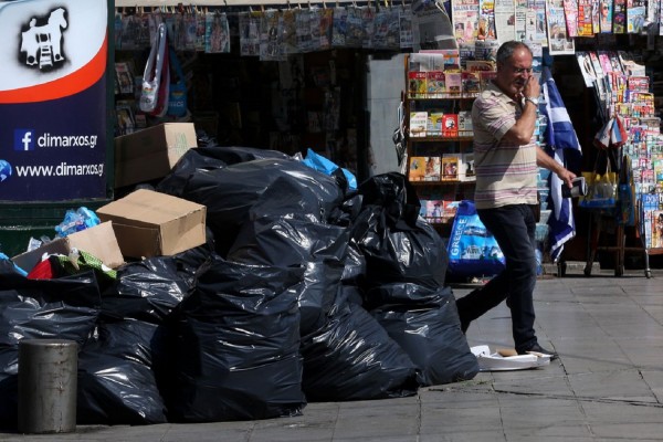 Αποπνικτική κατάσταση ελέω σκουπιδιών - Δική της πρόταση η ΠΟΕ ΟΤΑ