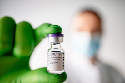 Pfizer-BioNTech για μετάλλαξη κορονοϊού: Νέο εμβόλιο σε έξι εβδομάδες, αν χρειαστεί