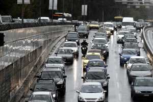 Μείωση χρήσης των ΙΧ συστήνεται στους πολίτες της Αθήνας λόγω της αύξησης των ρύπων 