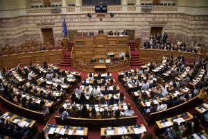 Βουλευτές ΣΥΡΙΖΑ: Η αναλογία μαθητή ανά τετραγωνικό μέτρο σχολικής αίθουσας πρέπει να ανακληθεί