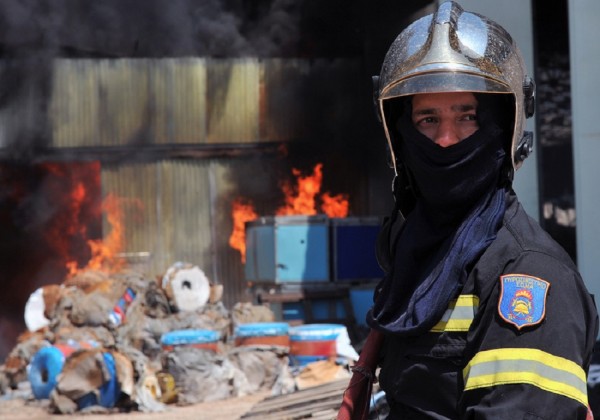 Αφίδνες: Πυρκαγιά σε αποθηκευτικό χώρο