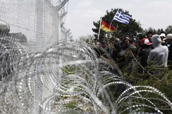 Διορία στην Ελλάδα για βελτίωση του ελέγχου των συνόρων