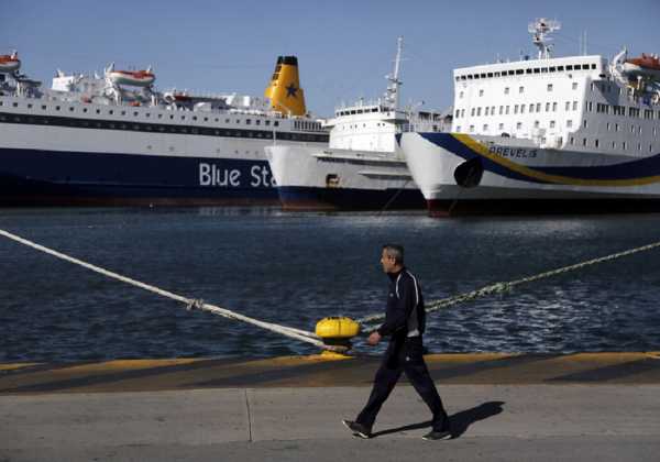 Απεργία ΠΝΟ: Δεμένα παραμένουν τα πλοία στα λιμάνια