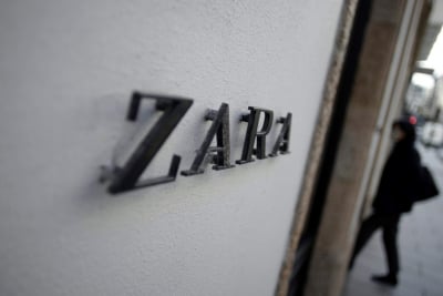Η ZARA για πρώτη φορά χρεώνει την επιστροφή ρούχων από τα e-shop