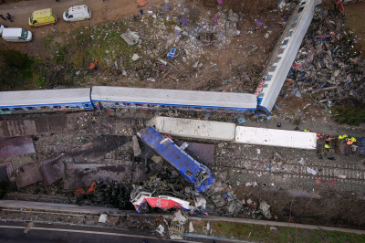 Τραγωδία στην Τέμπη: Βίντεο ντοκουμέντο με το φλεγόμενο βαγόνι δευτερόλεπτα μετά τη σύγκρουση των τρένων