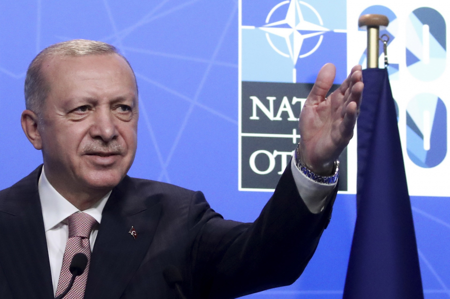 Τραβάει το σχοινί ο Ερντογάν, θέλει να καταγγείλει την Ελλάδα στο NATO