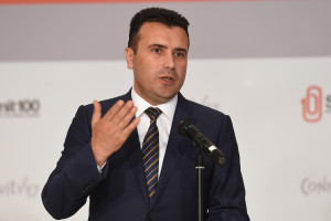 Πολιτικός αναβρασμός στα Σκόπια μετά το «όχι» της ΕΕ: Πιθανή παραίτηση Ζάεφ
