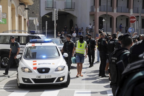 Νεκρός από αστυνομικά πυρά ο τρομοκράτης της Βαρκελώνης